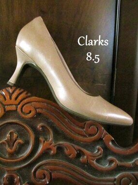 CLARK'S SHOES, 8.5, 8 1/2 HIGH HEELS, BEIGE TAN LEATHER PUMPS, NWT